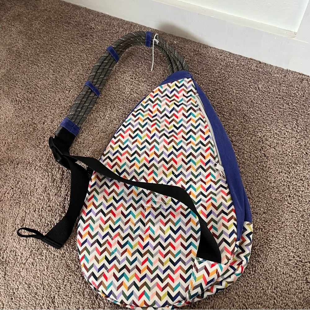 Kavu Medium-size Rope Chevron Sling Bag - Picture 5 of 10